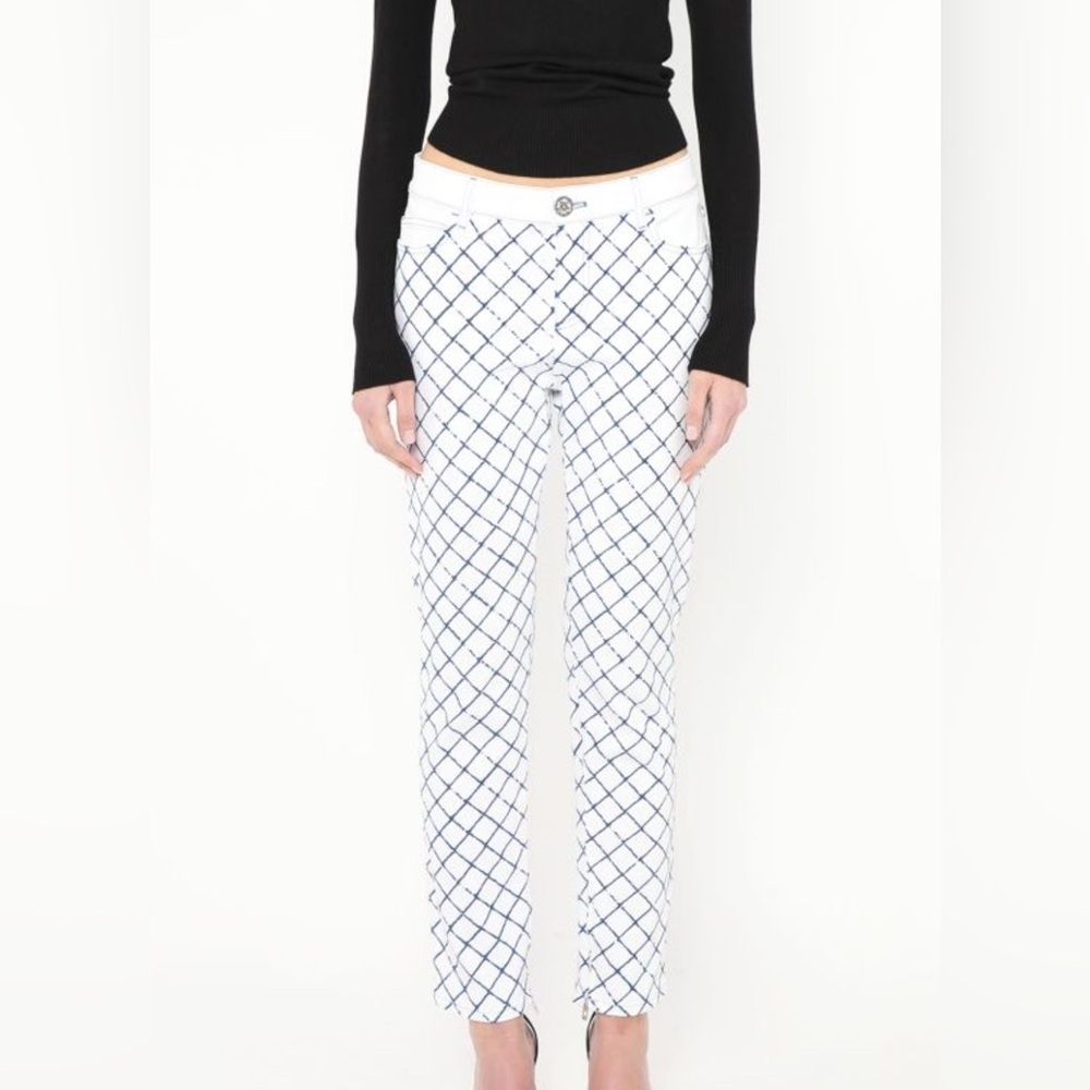CHANEL White quilted velted blue size 38